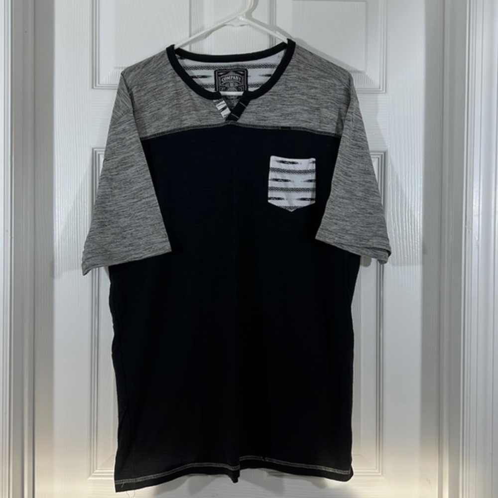 Company 81 men’s black& gray short sleeve teeshirt
